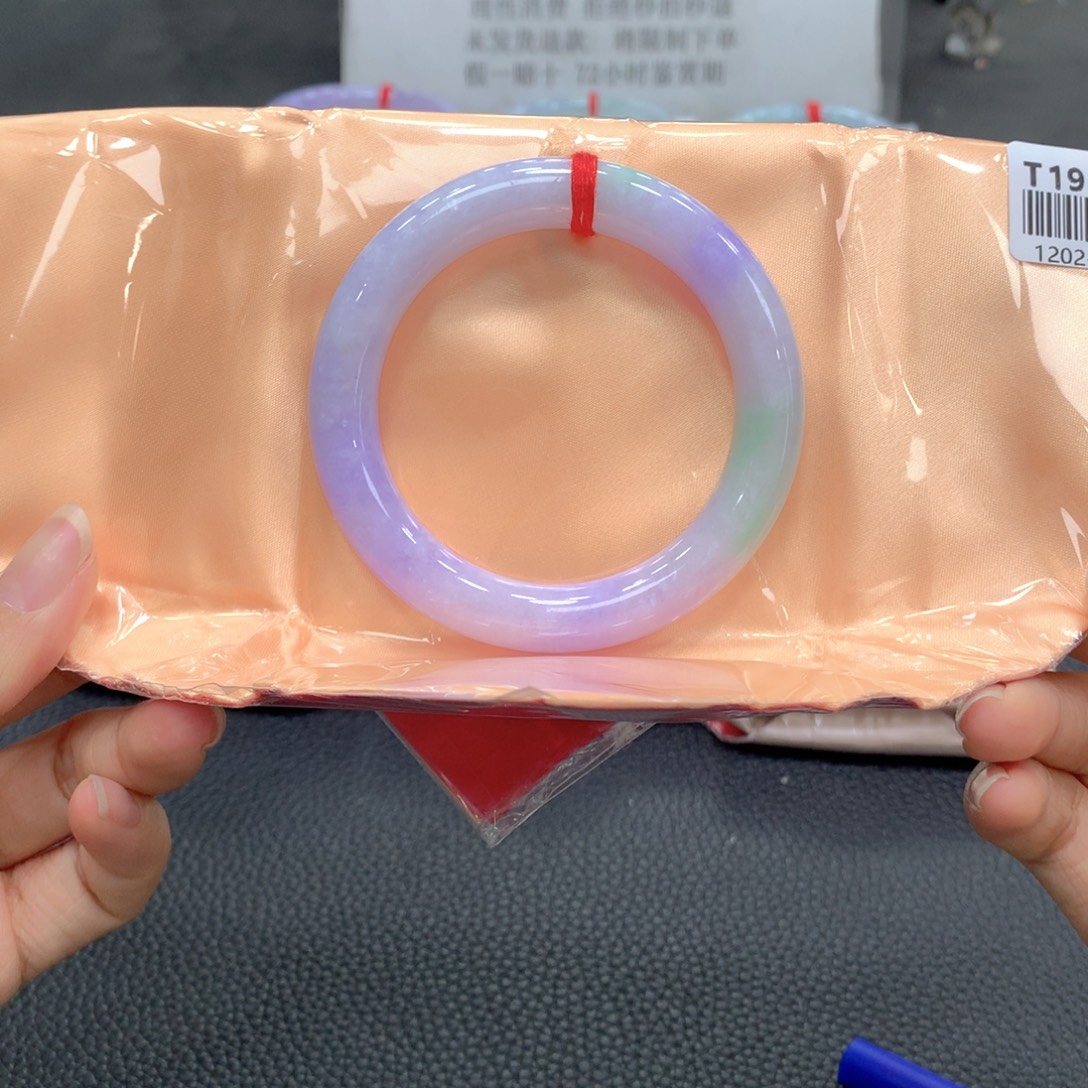 ****翡翠未镶嵌手镯翡翠