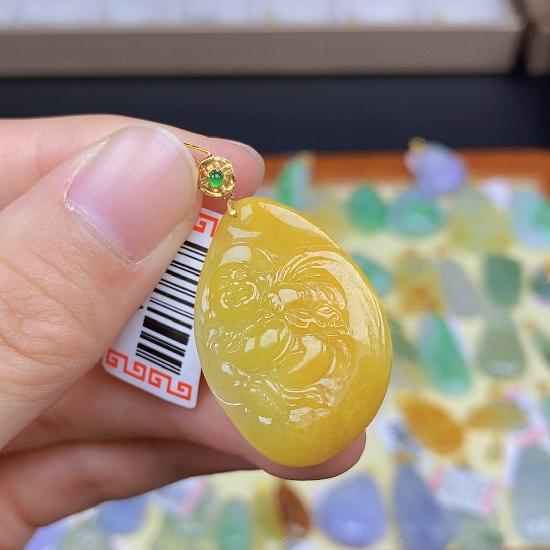 翡翠颈饰18K金镶嵌翡翠