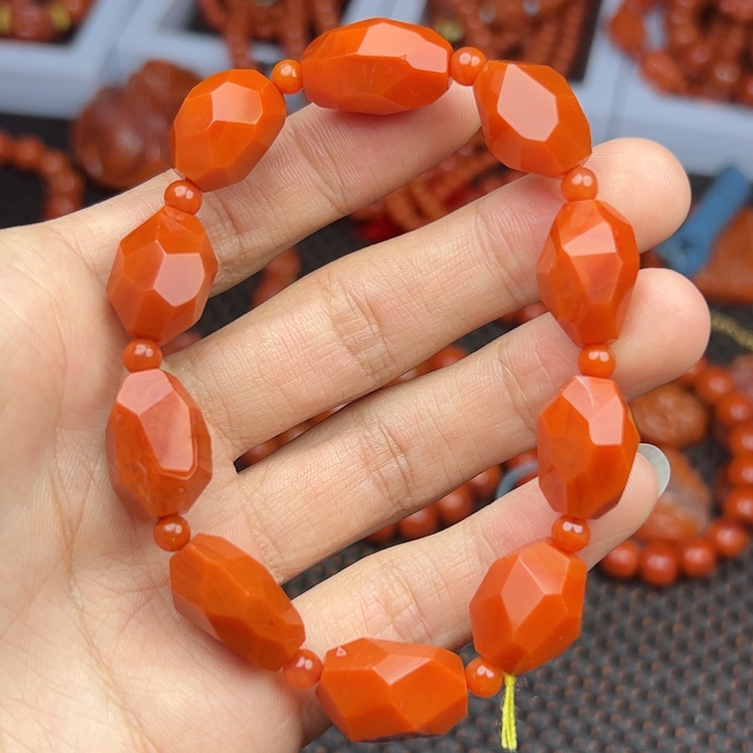 南红玛瑙未镶嵌挂件