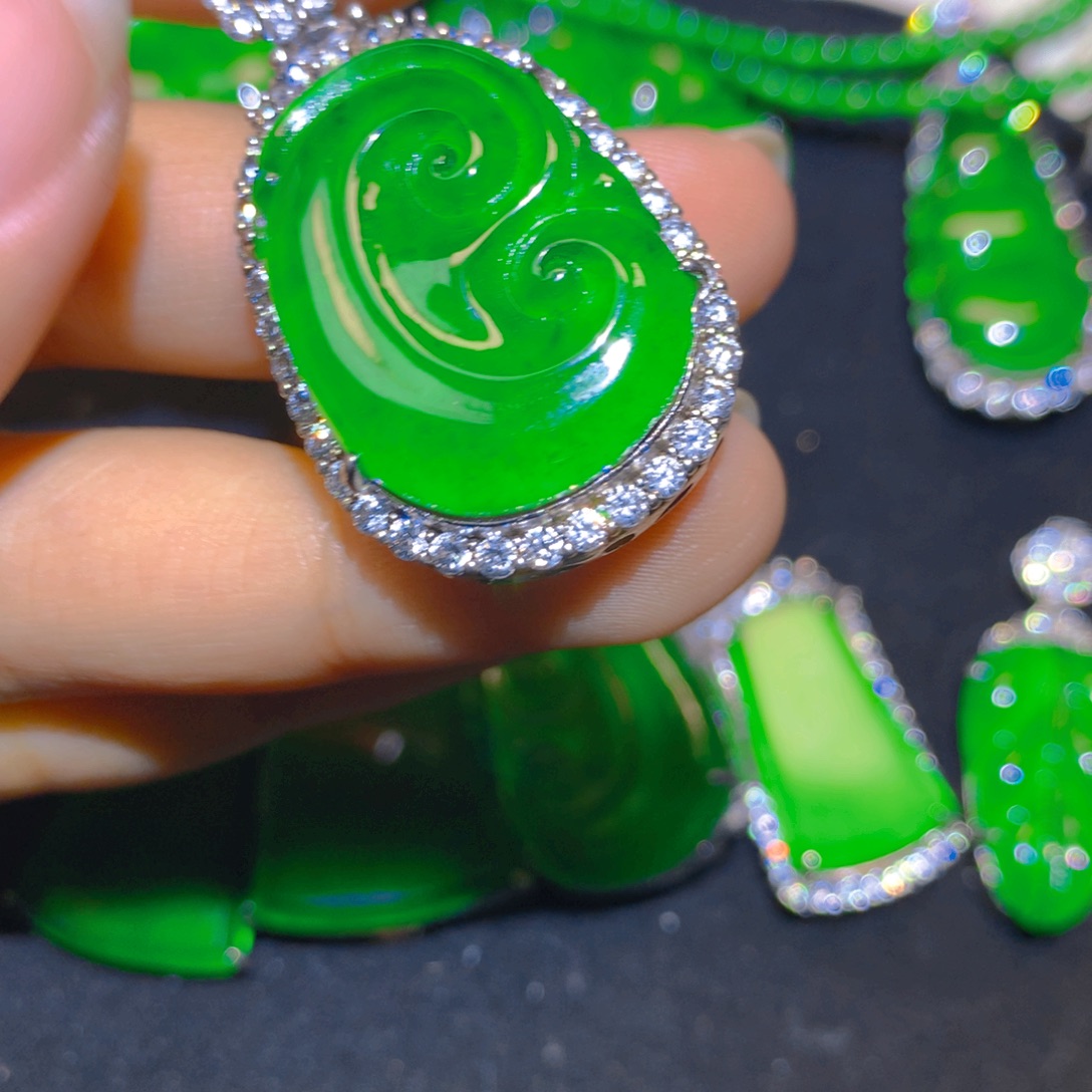 翡翠银S925镶嵌颈饰