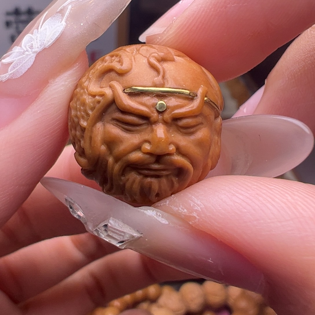 文玩核桃把件镶嵌款玉龙关公18左右尺寸全品有正常封口线