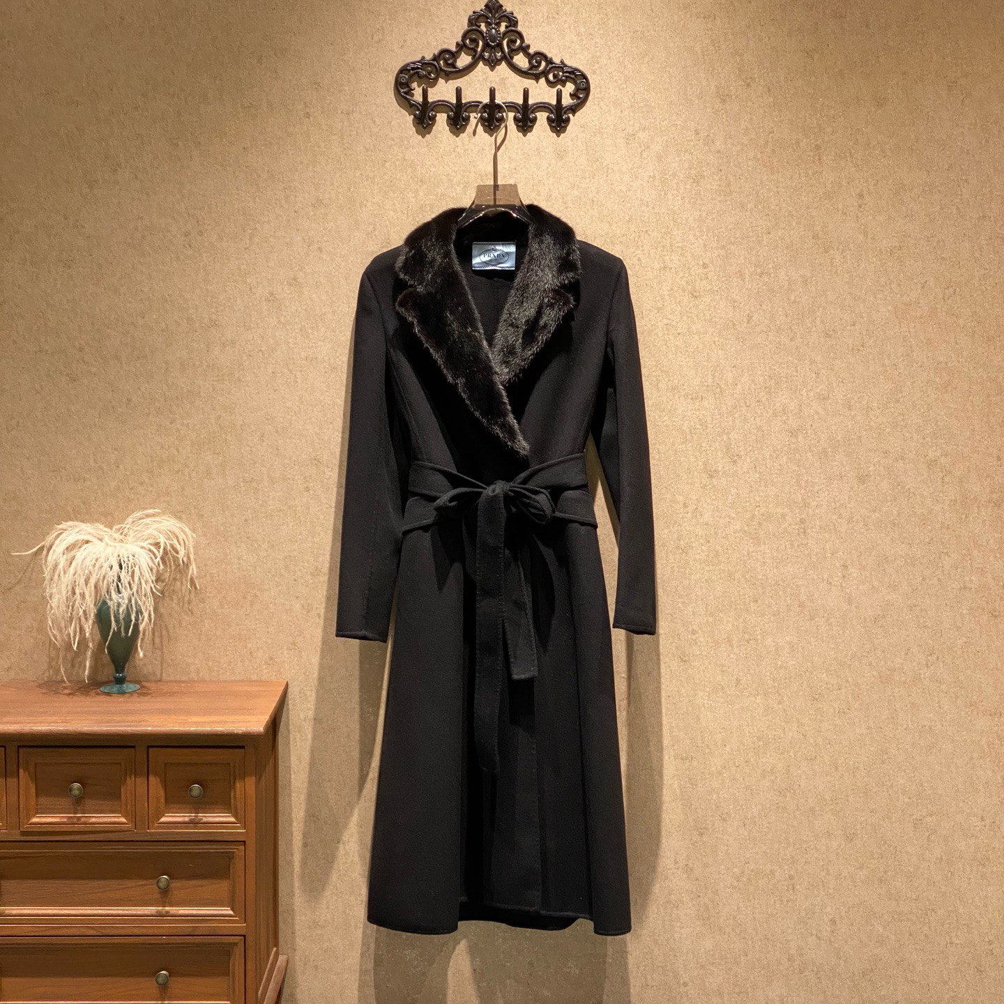 未使用 Prada/普拉达 高公价黑色貂毛领羊毛大衣/42码/40221