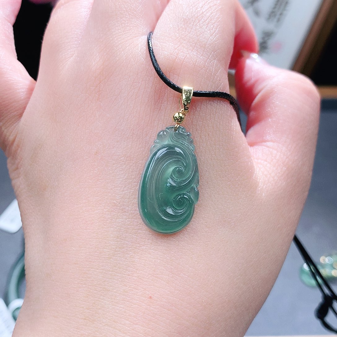 翡翠手镯（圆镯）未镶嵌