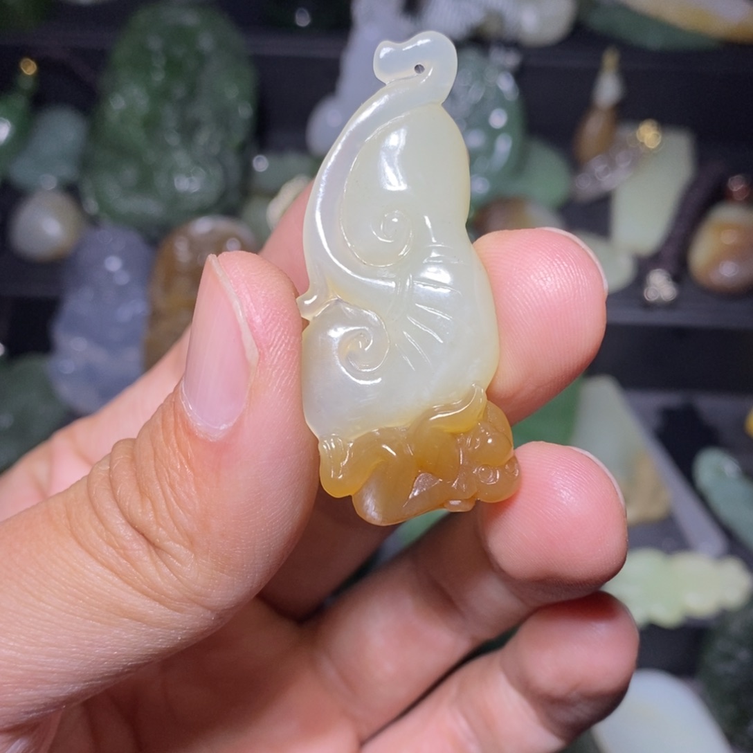 颈饰未镶嵌和田玉