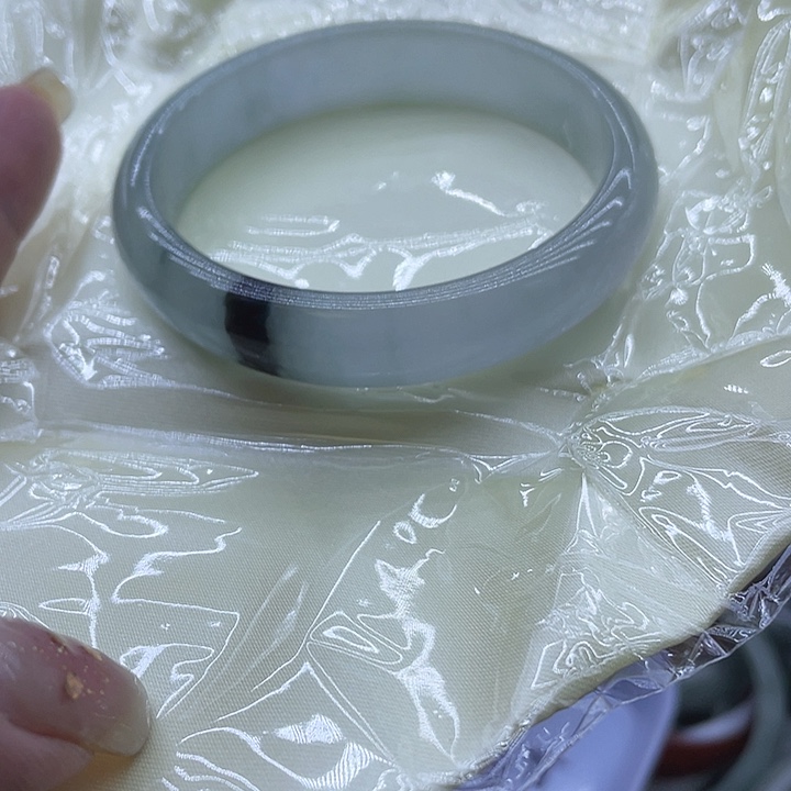 翡翠未镶嵌手镯手镯