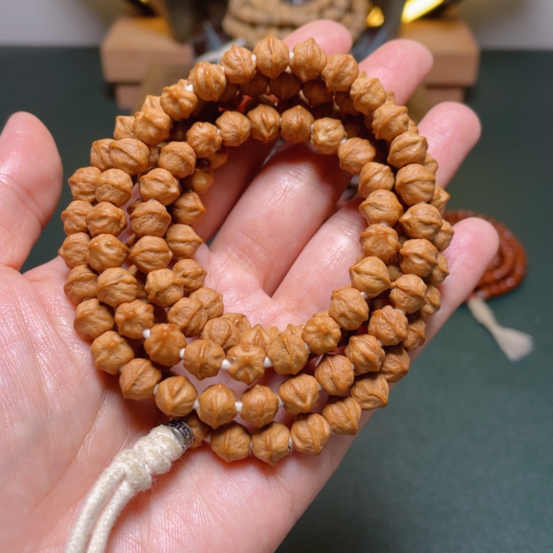 吊坠柏香籽/百香籽白牙横打长串