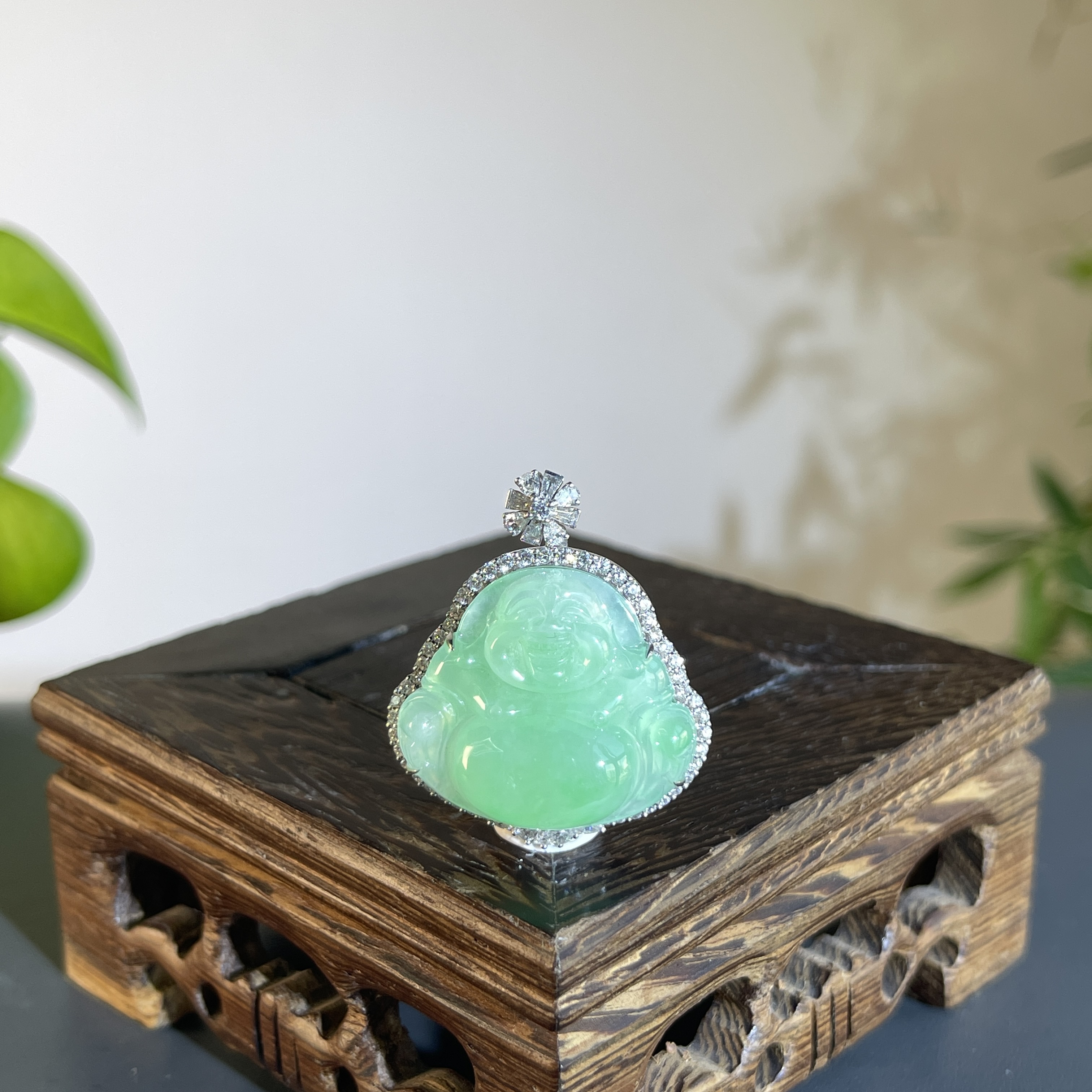 JXW12-175 天然翡翠缅甸A货 18K含钻镶嵌佛公