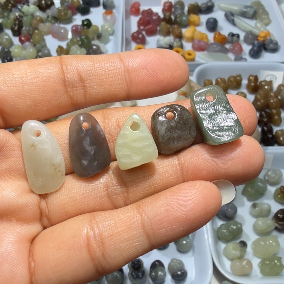 和田玉未镶嵌珠宝奇石