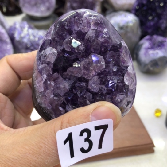 紫晶天然水晶摆件未镶嵌