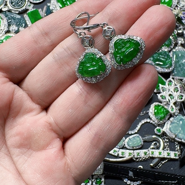 翡翠颈饰未镶嵌天然A货翡翠放漏