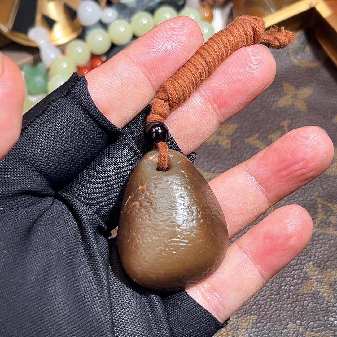 和田玉颈饰未镶嵌37.1g