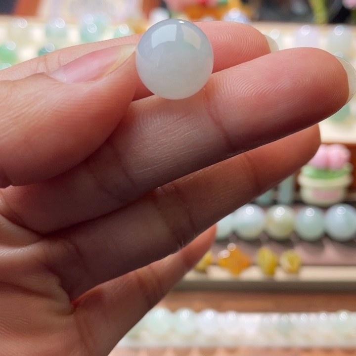 翡翠散珠淡飘花冰圆珠12,6mm