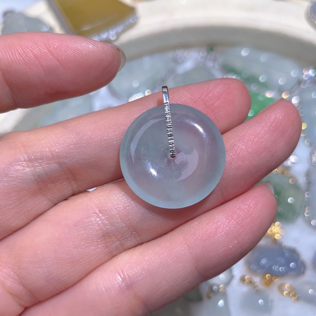 翡翠颈饰18K金镶嵌翡翠