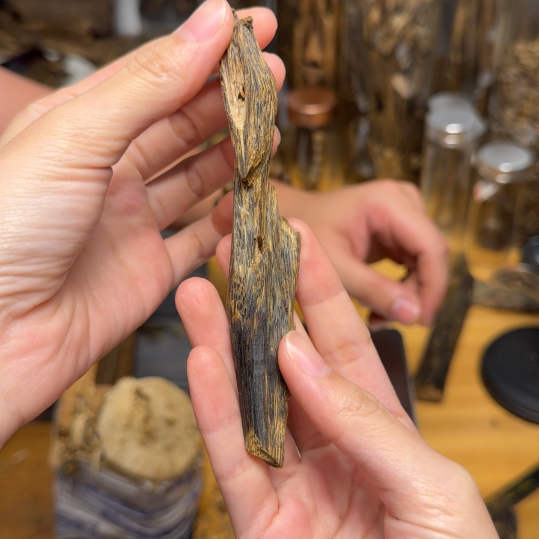 沉香碎屑沉香白棋块料8克