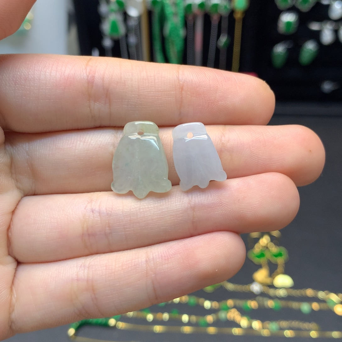 翡翠未镶嵌颈饰有纹裂