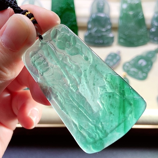 【闪购商品】翡翠颈饰未镶嵌天然