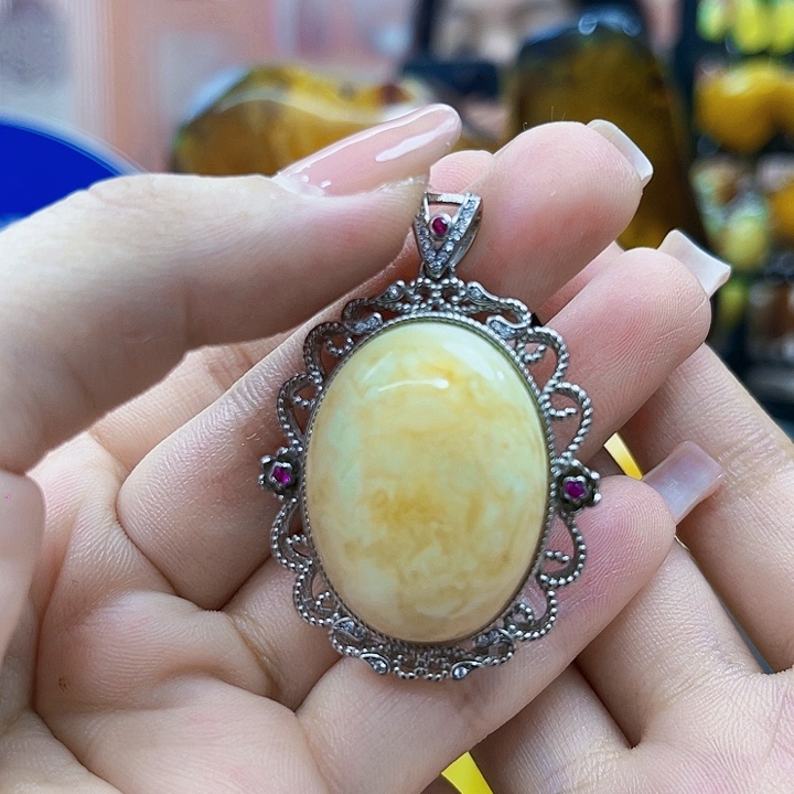 琥珀银S925镶嵌颈饰吊坠