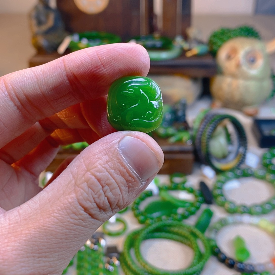 和田玉颈饰未镶嵌?**?