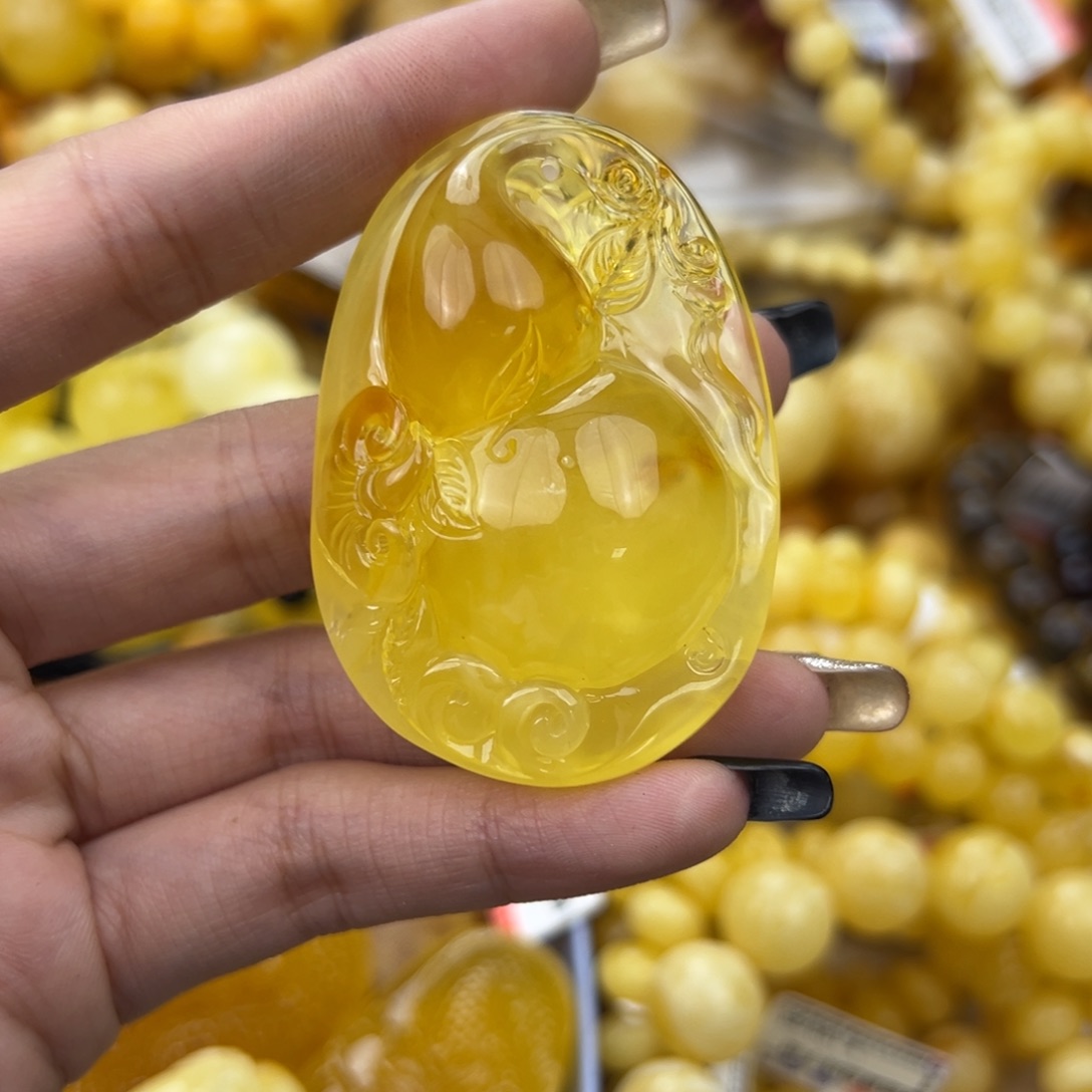 琥珀珠宝奇石未镶嵌