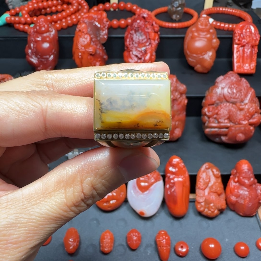 南红玛瑙挂件未镶嵌