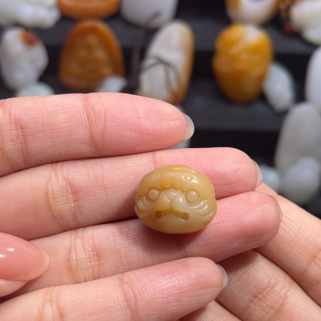 和田玉颈饰未镶嵌抱*