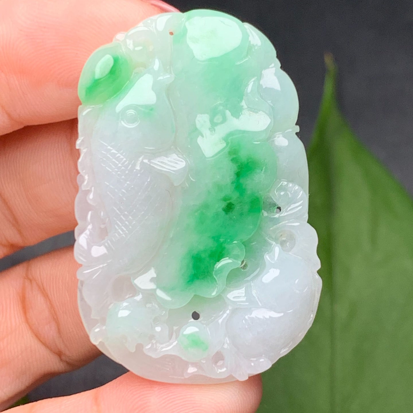 天然缅甸翡翠A货阳绿荷叶鱼吊坠翡翠荷叶鱼吊坠翡翠阳绿吊坠男女
