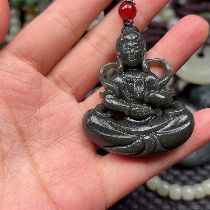 和田玉颈饰未镶嵌