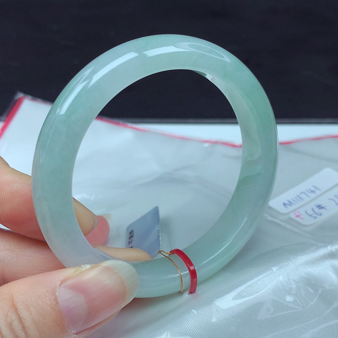 翡翠手镯未镶嵌56圈741