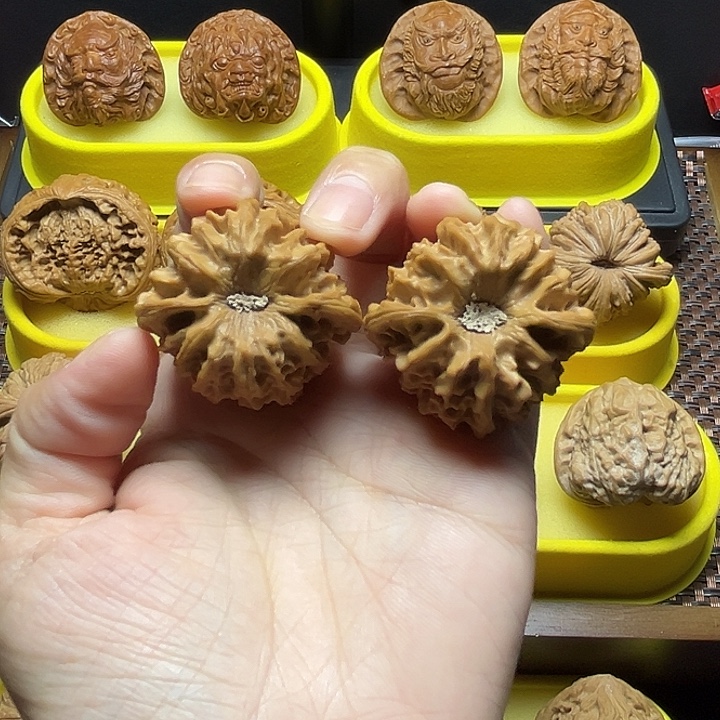 文玩核桃吊坠龙门涧