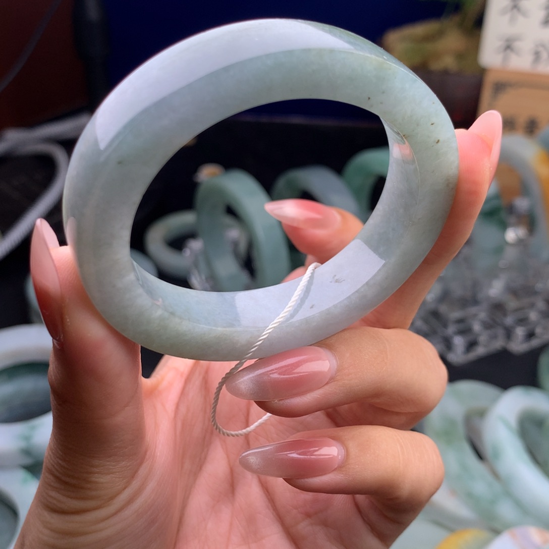 定制翡翠手镯未镶嵌贵妃