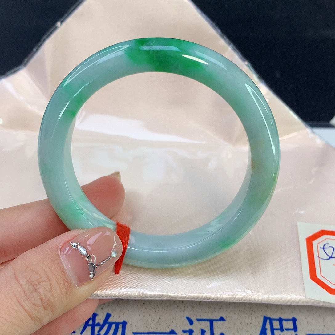 翡翠手镯未镶嵌天然A货翡翠050