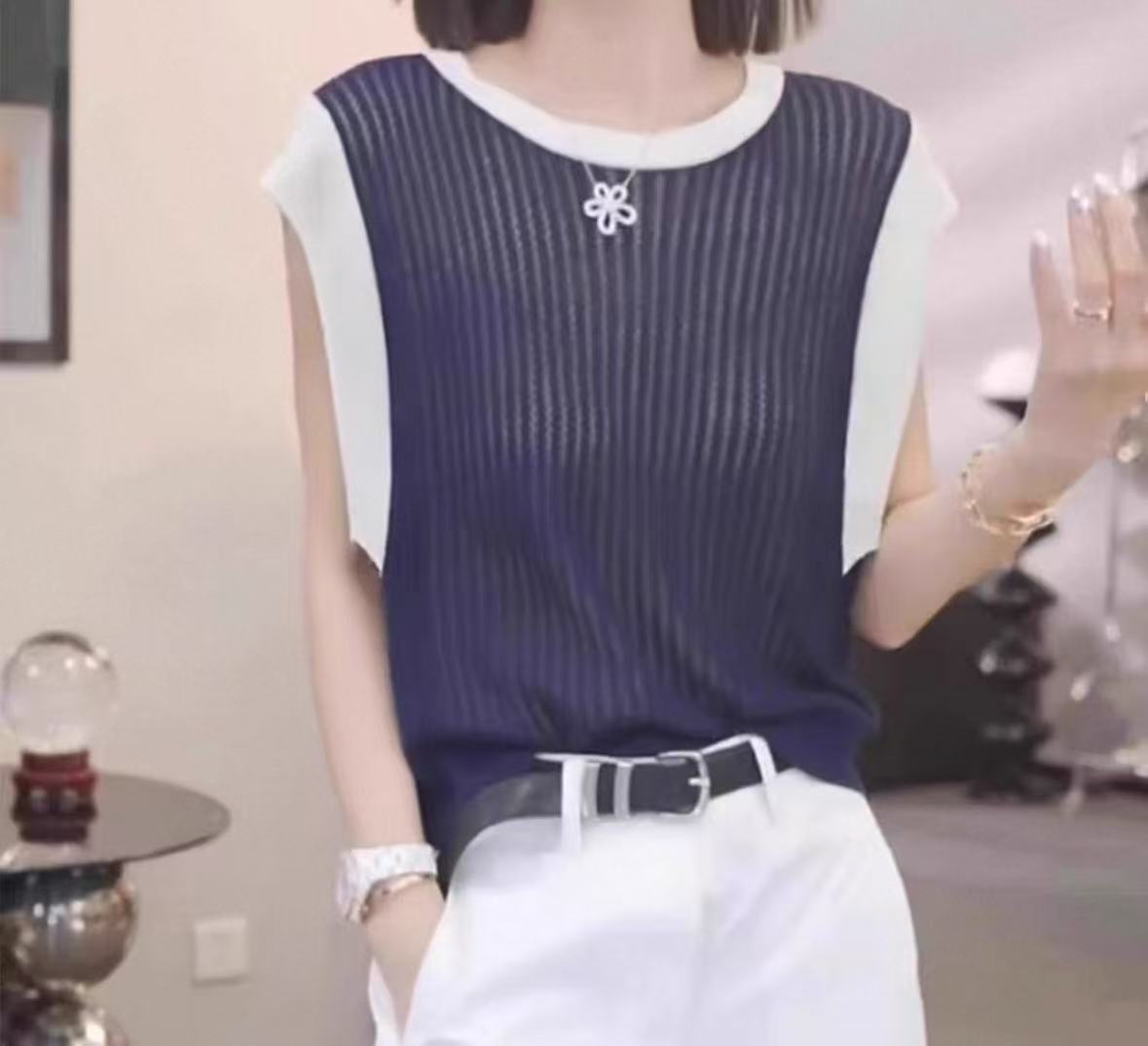 M1361蓝拼撞色针织镂空气质T恤