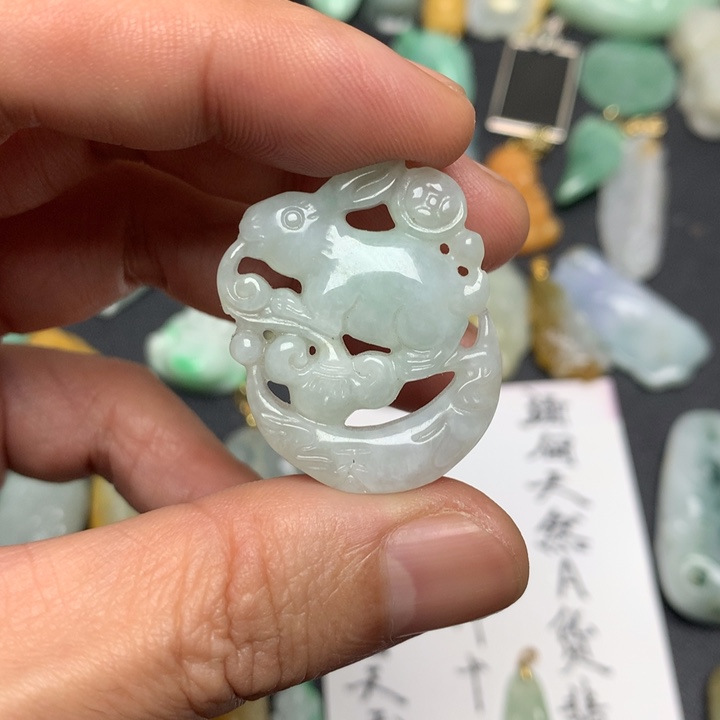 翡翠未镶嵌颈饰天然A货翡翠