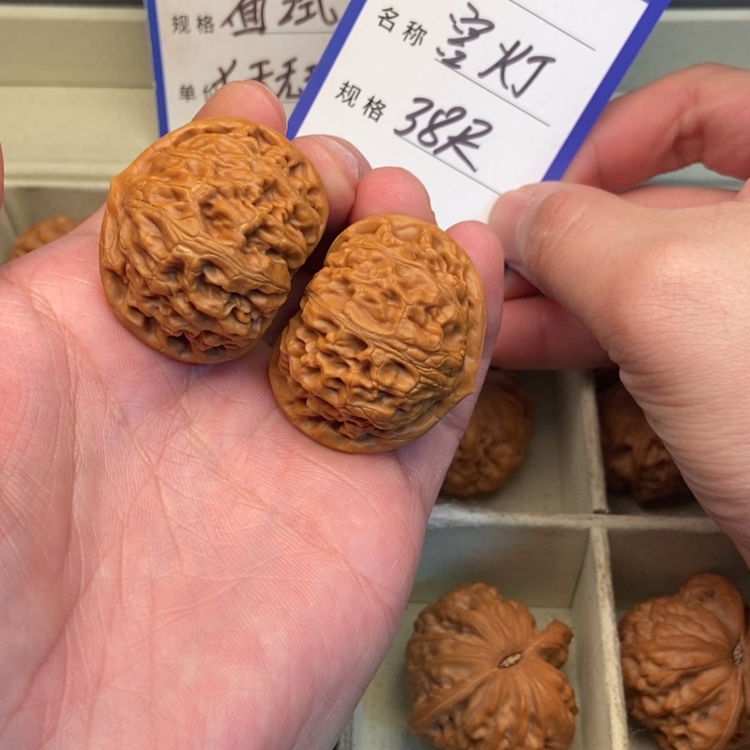 懒****文玩核桃把件宫灯（38尺寸）