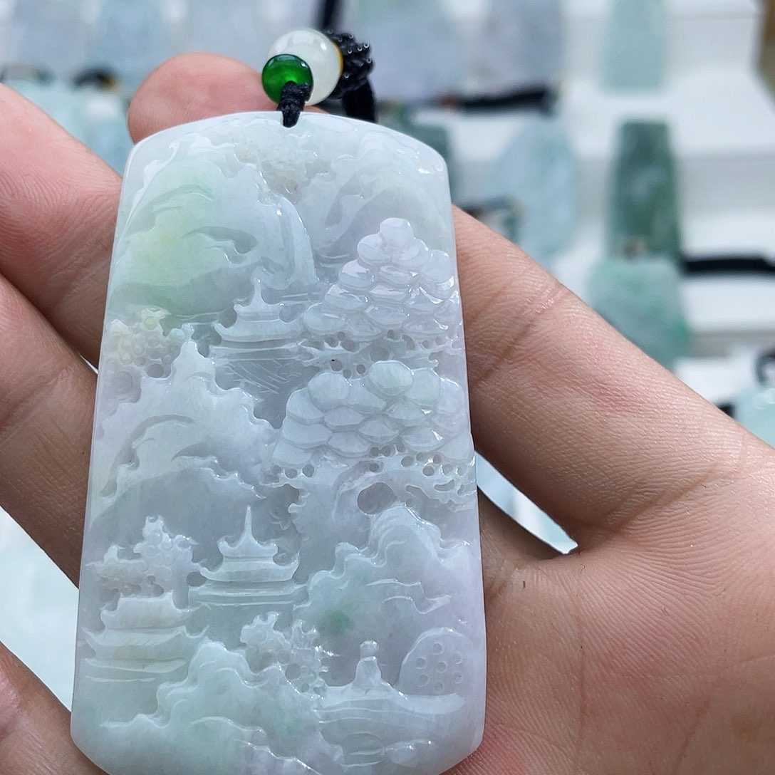 颈饰未镶嵌翡翠树*翡翠