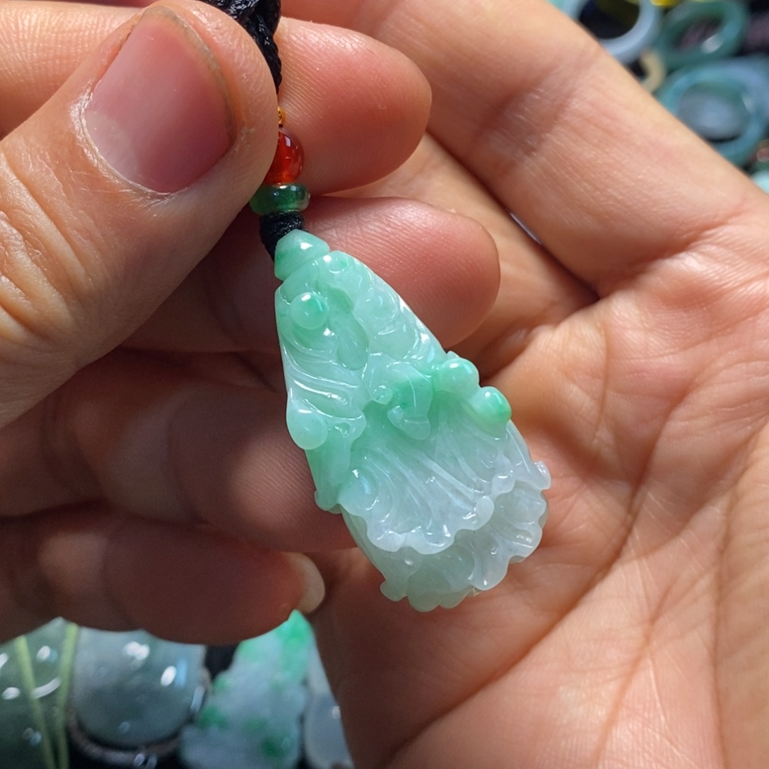 翡翠未镶嵌颈饰天然缅甸翡翠A货飘花白菜百财吊坠