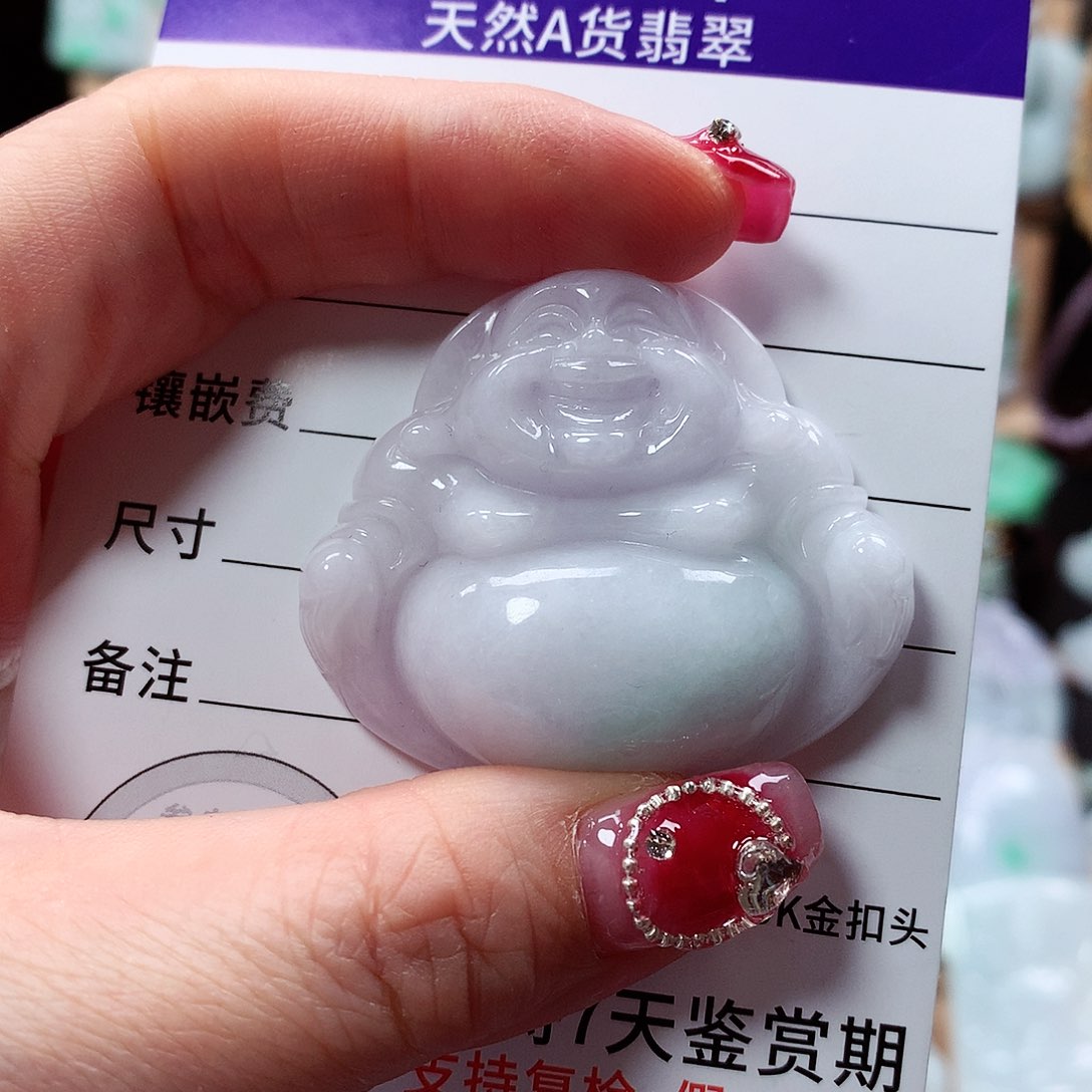 翡翠颈饰未镶嵌佛公，有纹