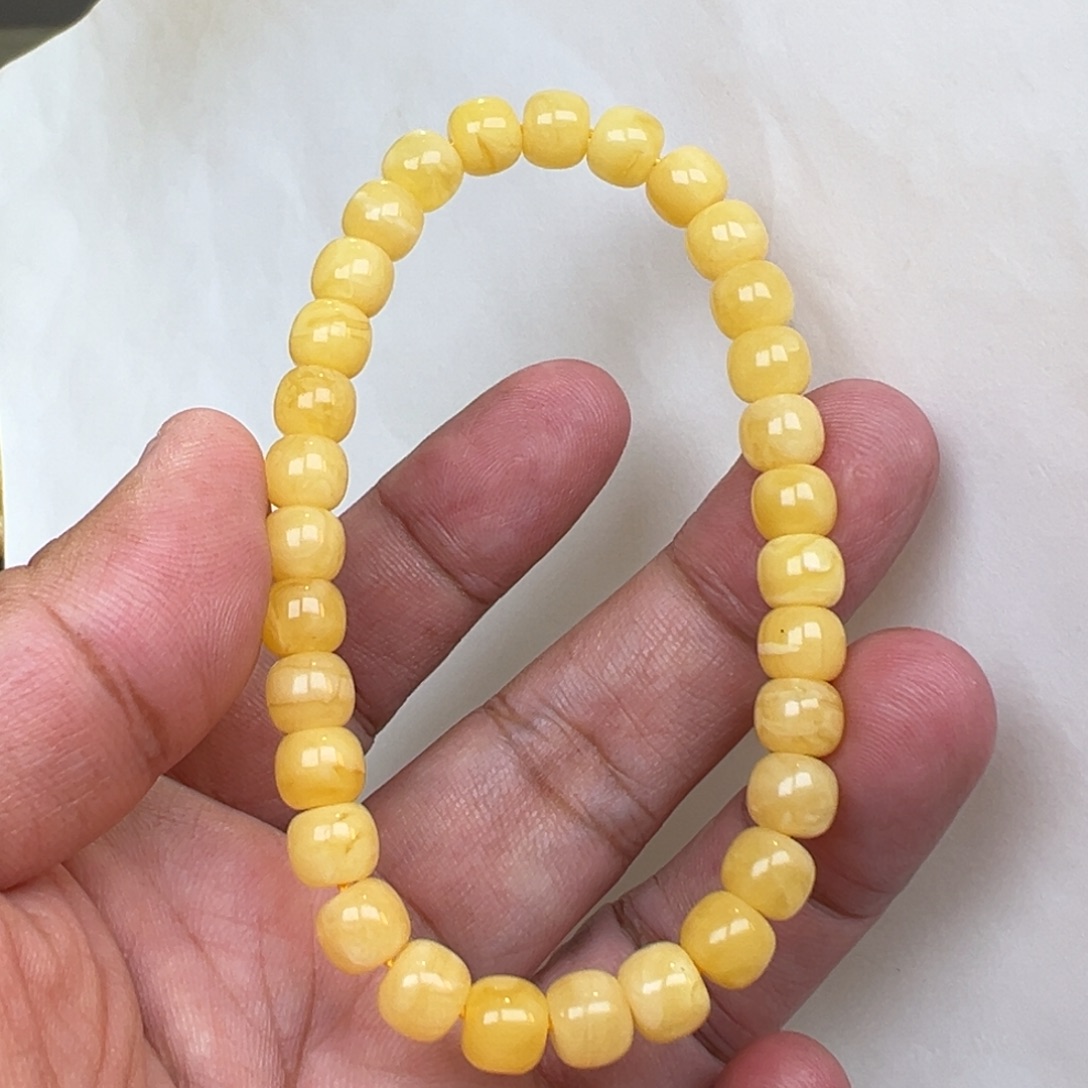 蜜蜡未镶嵌裸石7加7.78克