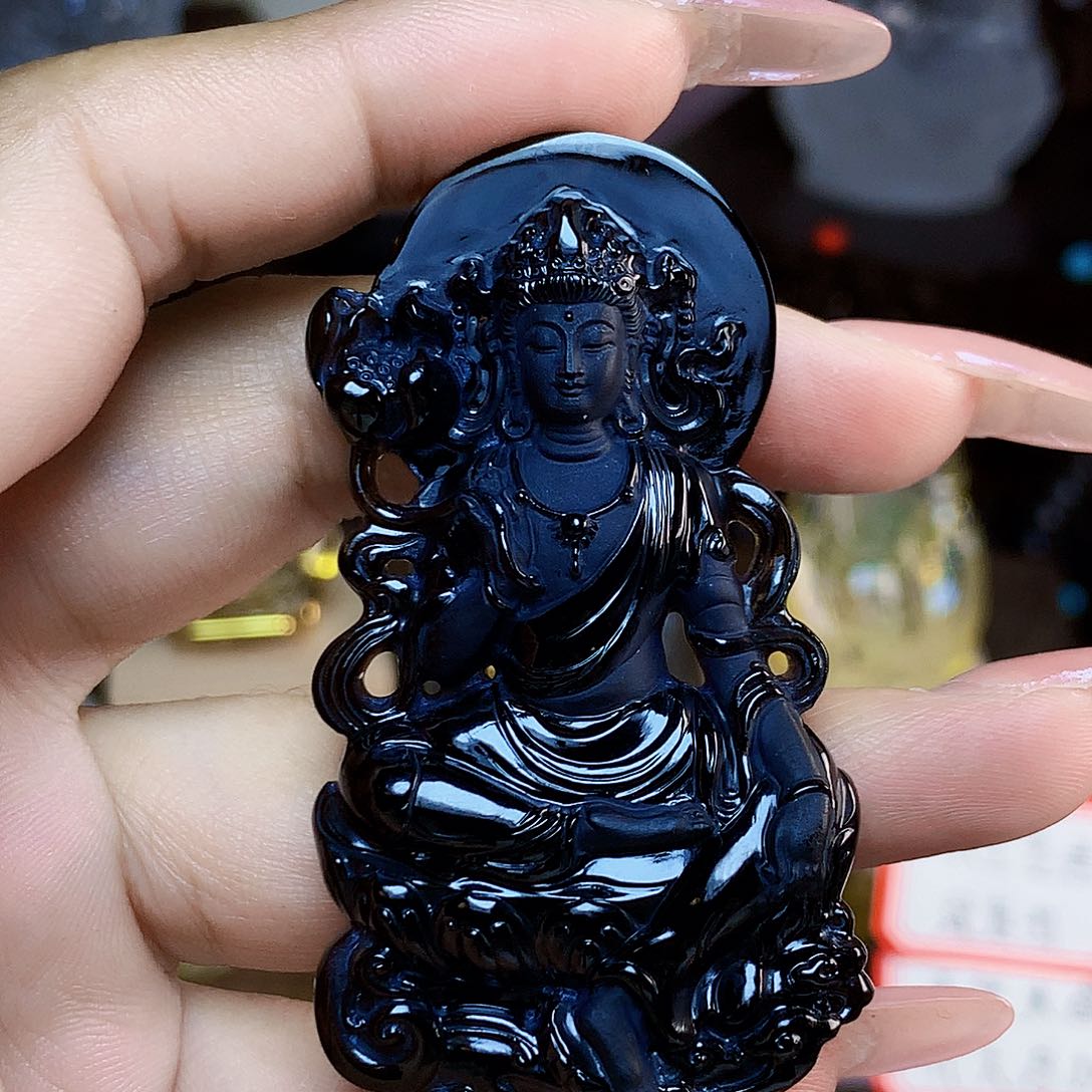 水晶颈饰未镶嵌惜**兰，