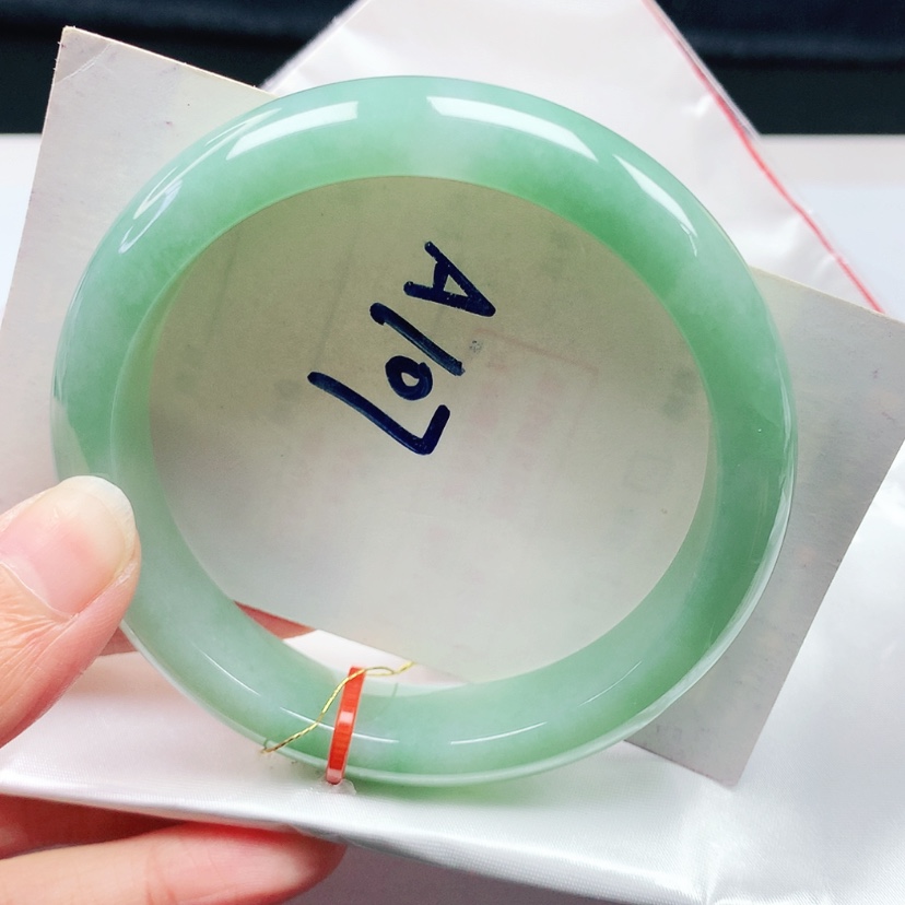 【闪购商品】翡翠手镯未镶嵌57.8圈