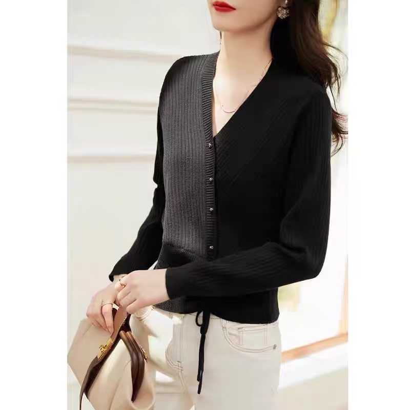 V领钻扣设计感斜排扣宽松透气内搭显瘦气质上衣122001