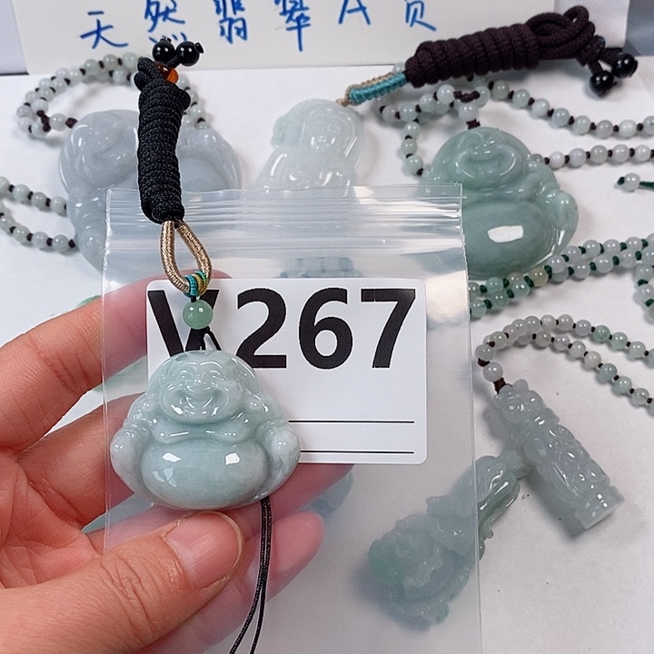 翡翠颈饰未镶嵌天然