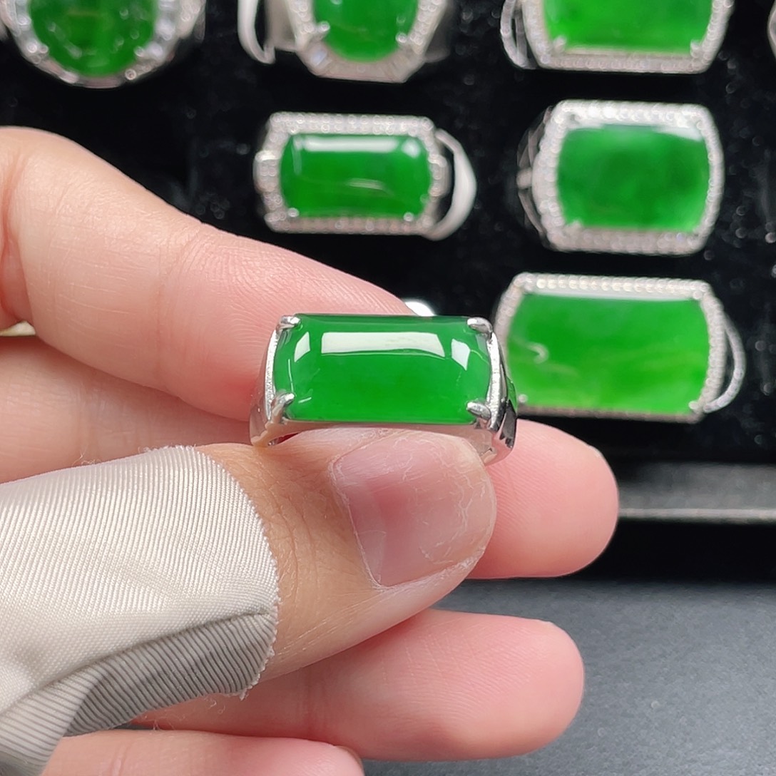 M***e翡翠银S925镶嵌戒指天然A货翡翠没运费险3915