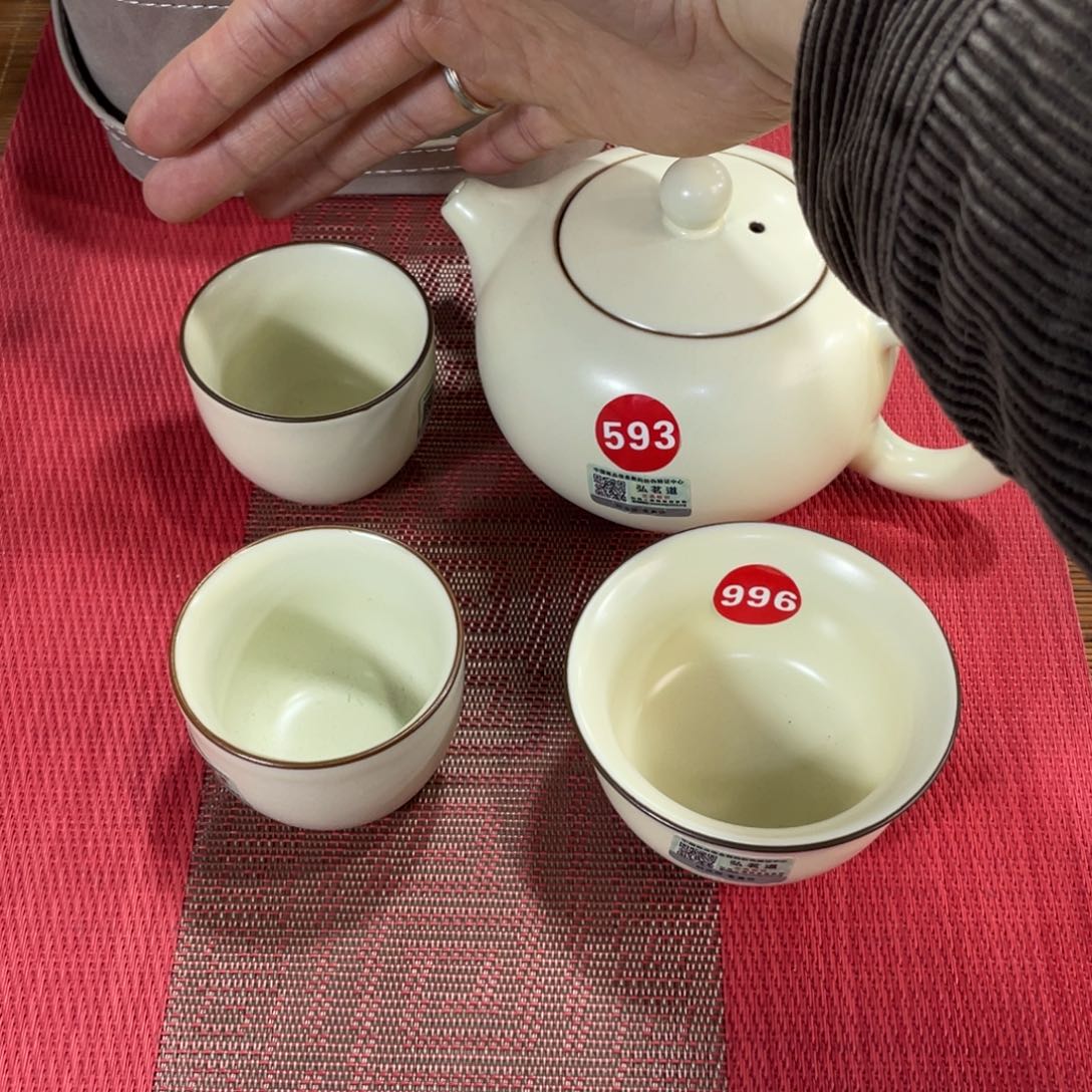 瓷片。。。。。。。。。。。。。。。。。。。