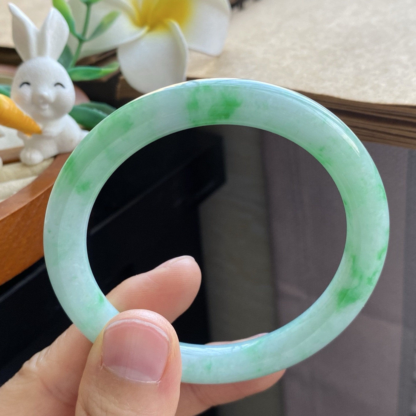 02.11批阳绿飘花圆条522号54-8-8.1 阳绿飘花真的超辣艳天然翡翠