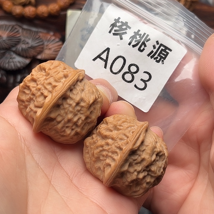 文玩核桃吊坠瓷娃娃37+