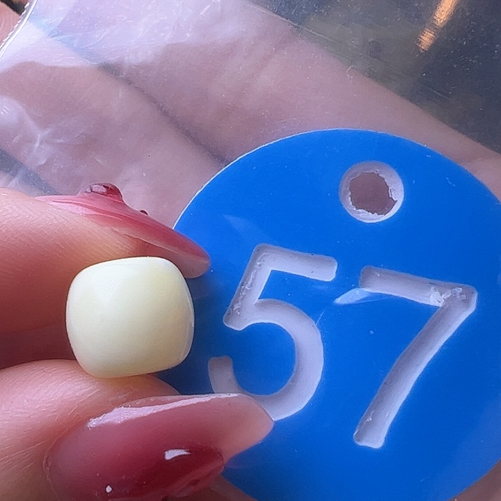 蜜蜡裸石未镶嵌10/9mm 白蜡 老型