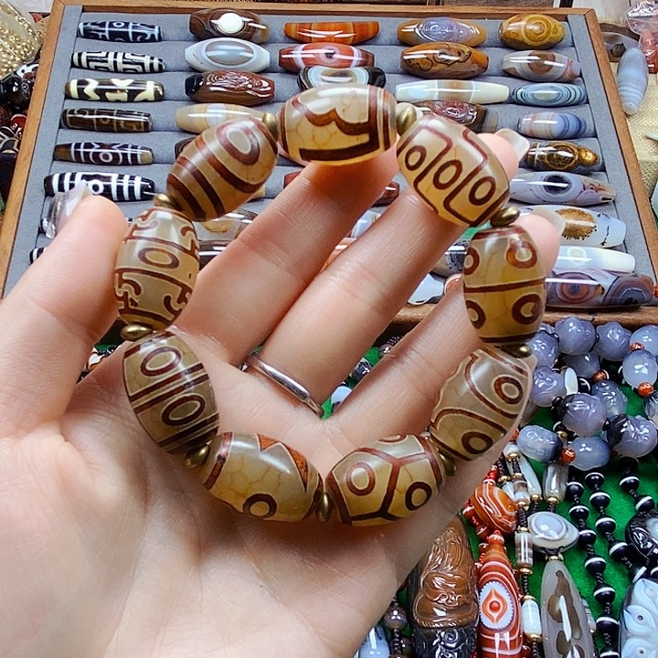 玛瑙/玉髓手串未镶嵌