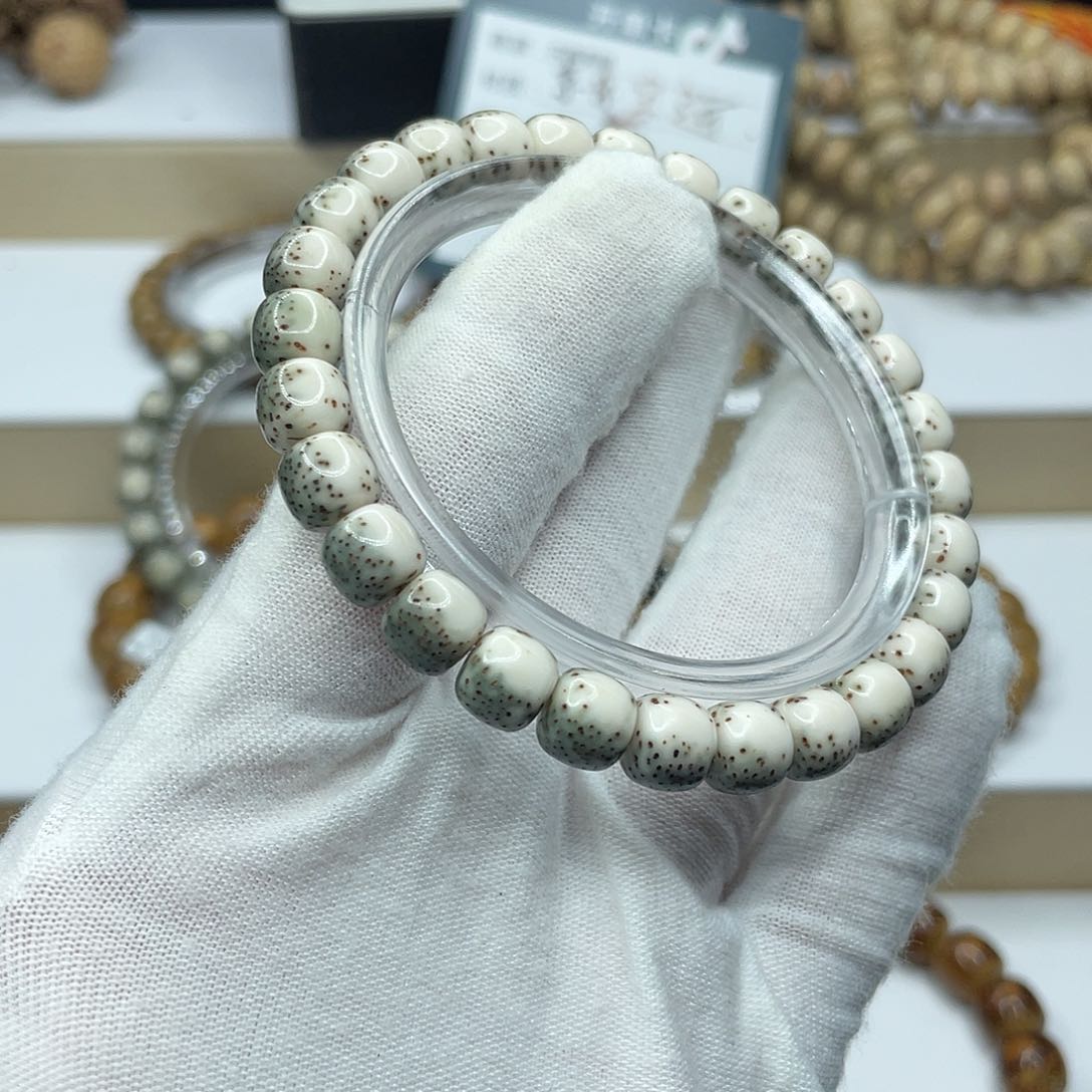 星月菩提手串8/7绿背河豚半壁