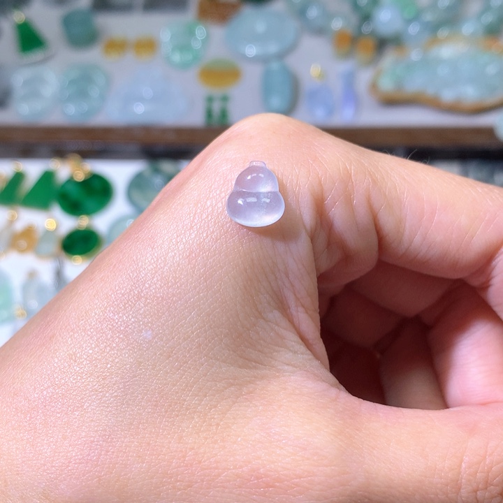 翡翠颈饰未镶嵌葫芦